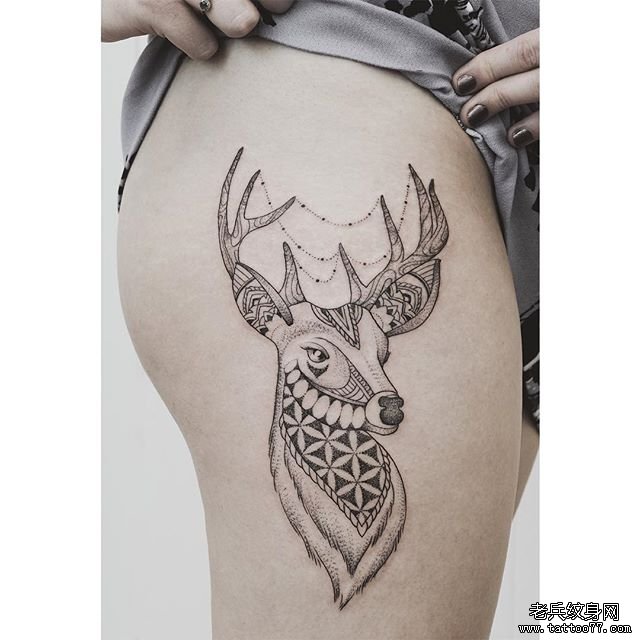 大图鹿梵花纹身图案