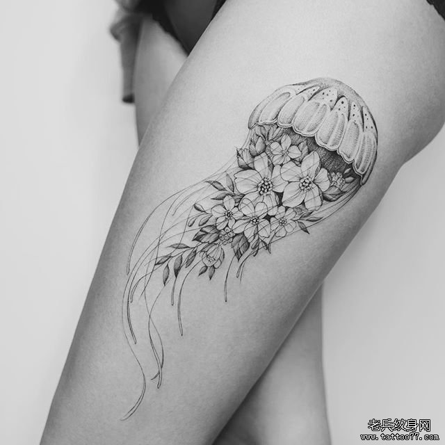大腿水母花朵纹身图案