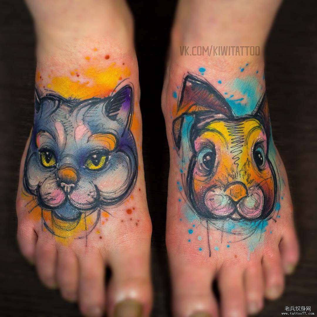 脚背水彩泼墨猫兔子纹身图案