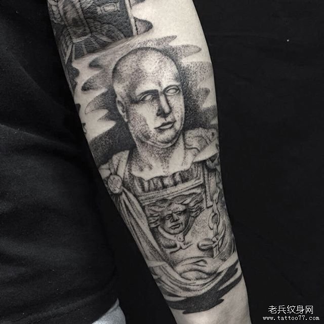 手臂黑灰点刺风男人纹身图案
