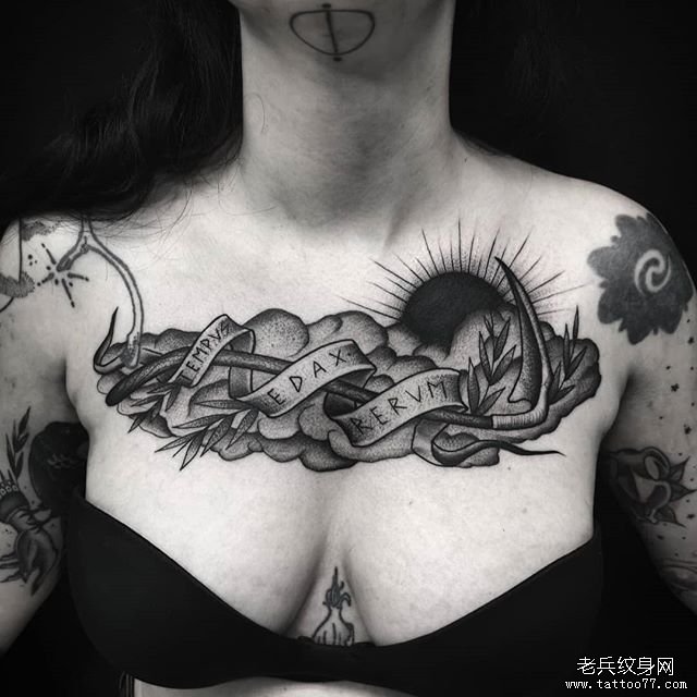 胸口个性暗黑风格纹身图案