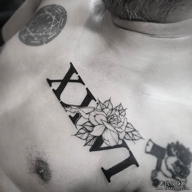 个性胸口字母玫瑰纹身图案
