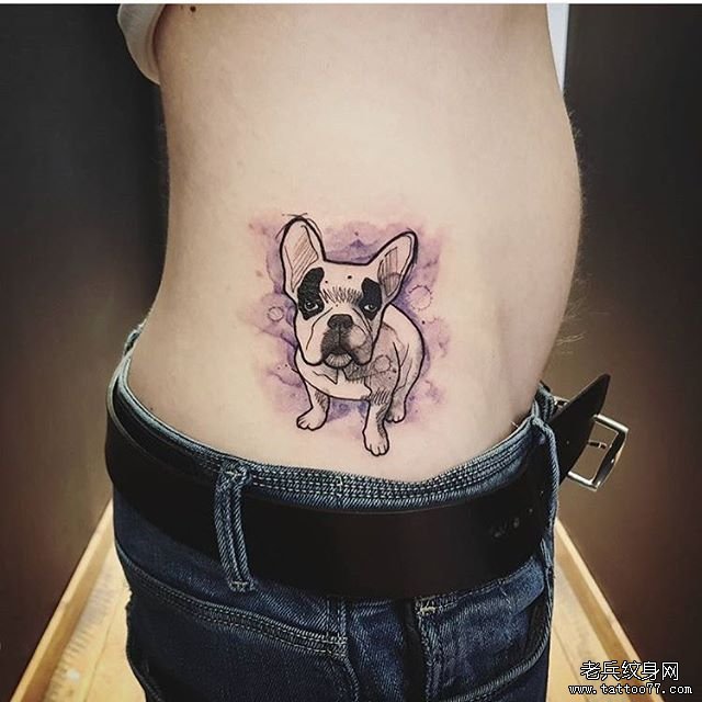 侧腰狗狗纹身图案