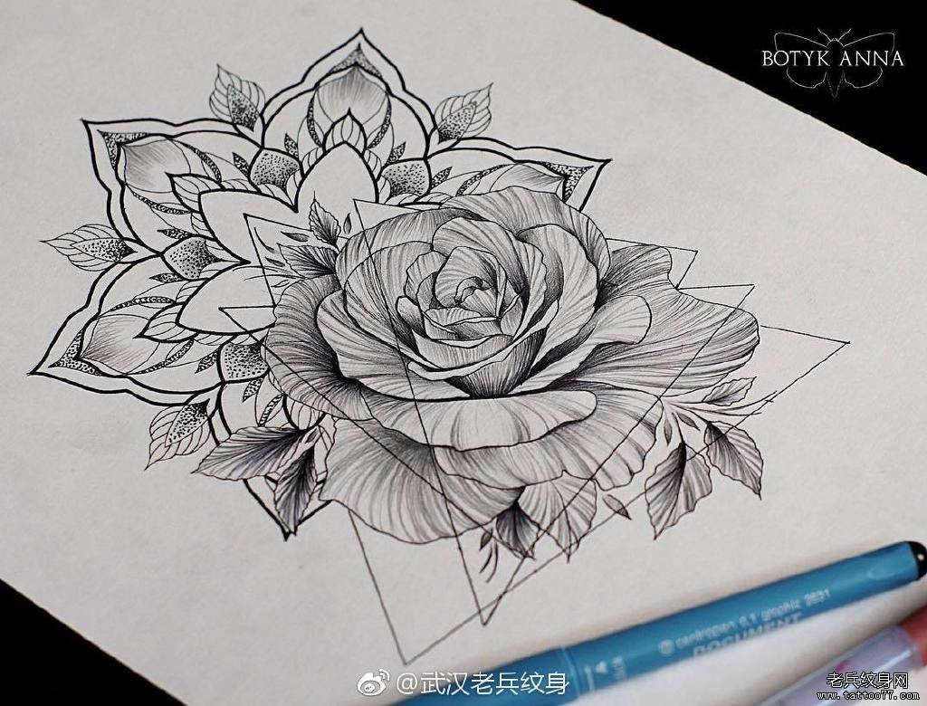 黑灰花卉纹身手稿