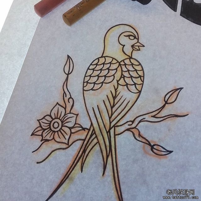 线条小鸟纹身图案