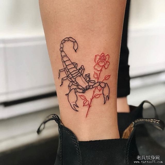 线条蝎子花纹身图案
