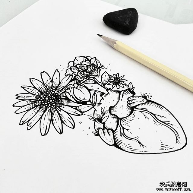 黑灰心脏菊花纹身图案