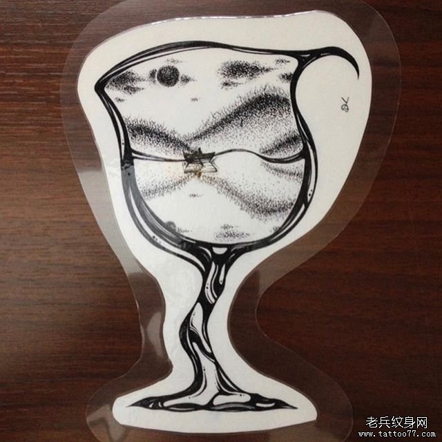 抽象个性点刺玻璃杯纹身图案