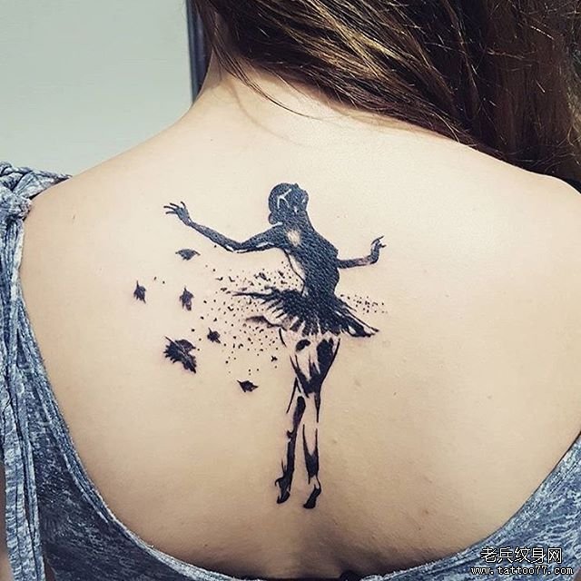 后背芭蕾女孩羽毛纹身图案