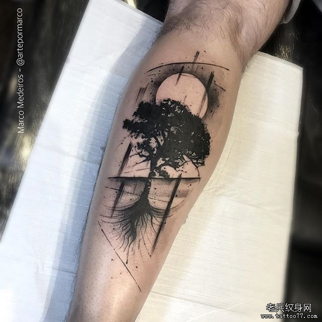 小腿水墨树纹身图案