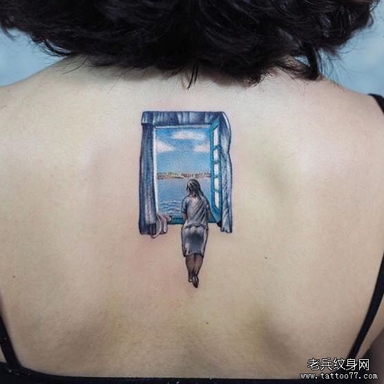 后背色彩窗户人物纹身图案