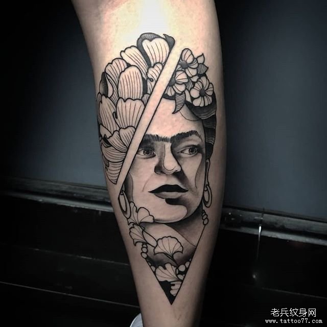 小腿几何女郎花朵纹身图案