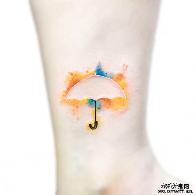 色彩雨伞纹身图案