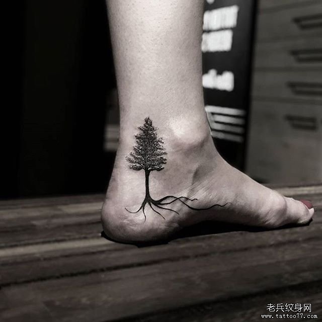 脚踝小清新树纹身图案