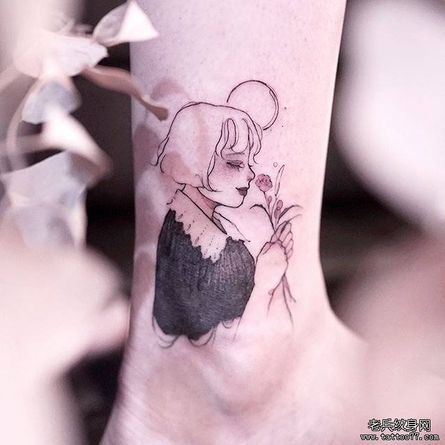 脚踝简约女孩纹身