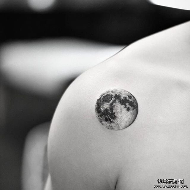 锁骨小清新星球纹身图案