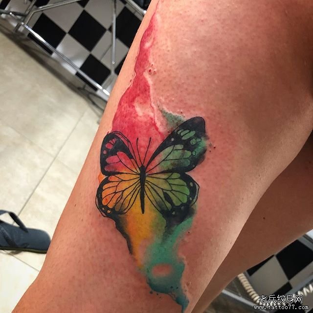 个性水彩泼墨蝴蝶纹身图案
