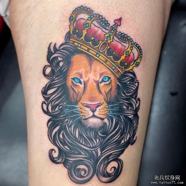 色彩狮子纹身