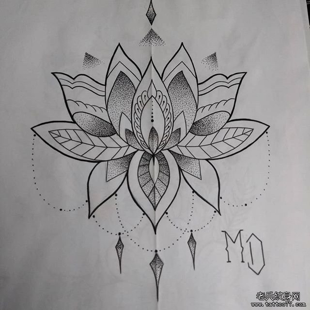 黑灰梵花纹身