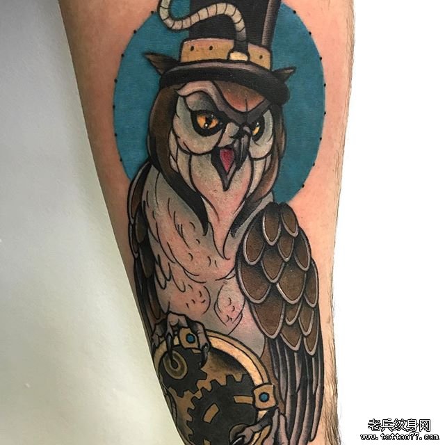 色彩猫头鹰纹身