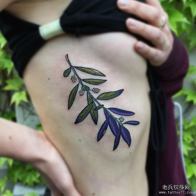 色彩植物纹身