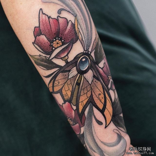 色彩甲壳虫花朵纹身