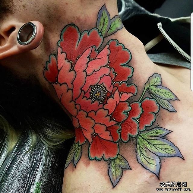 色彩牡丹纹身