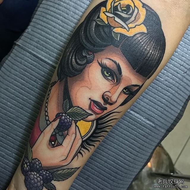 色彩女郎文身