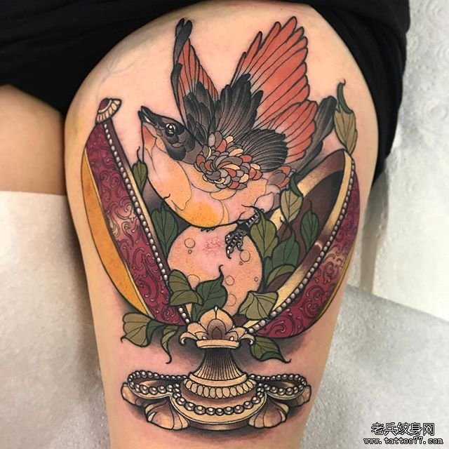 色彩化妆盒小鸟纹身