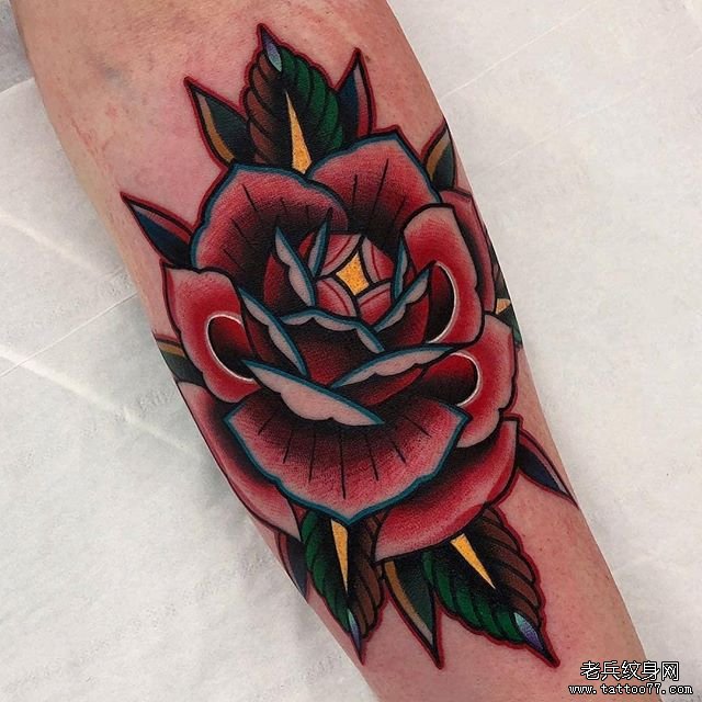 色彩玫瑰纹身图案