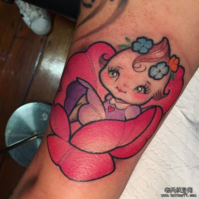 卡通婴儿花朵纹身图案