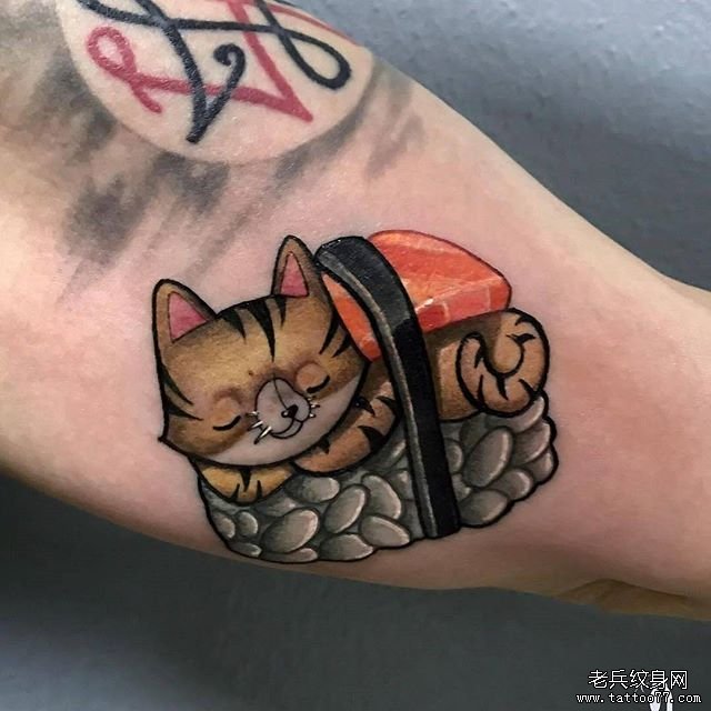 大臂school猫咪纹身图案