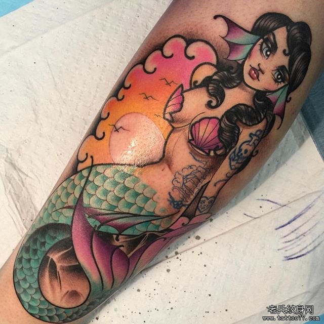 色彩美人鱼纹身图案