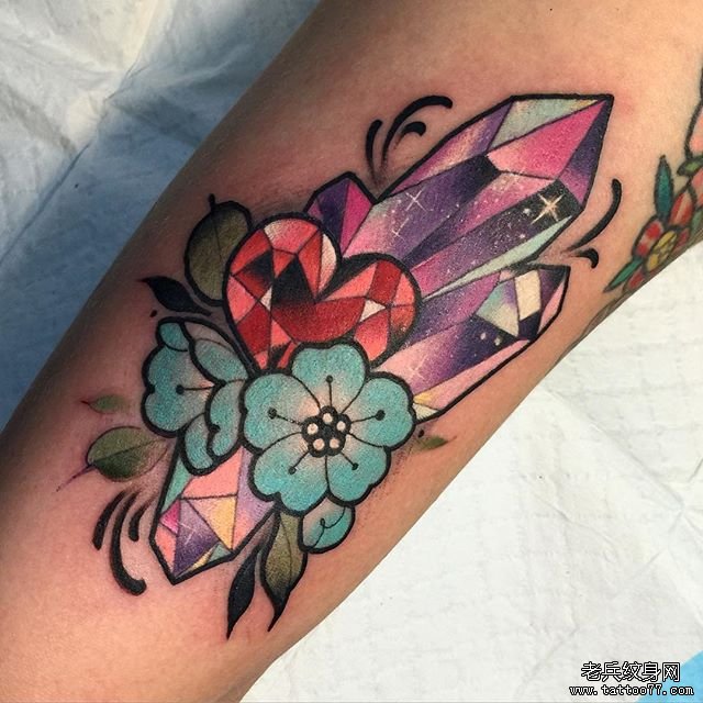 色彩花朵宝石手臂纹身