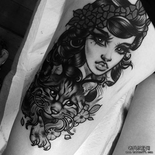 色彩女郎猫咪纹身图案