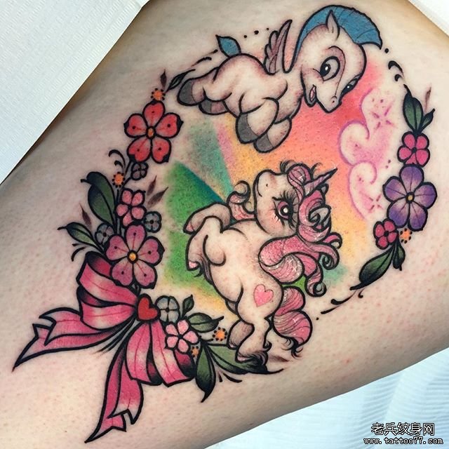 色彩独角兽纹身图案