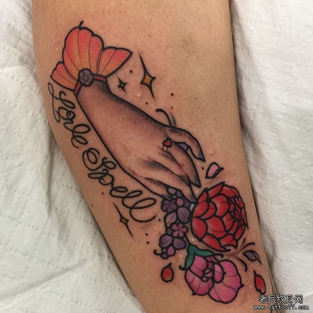 色彩手玫瑰纹身