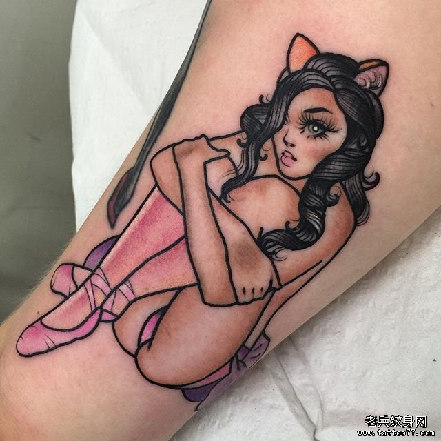 色彩猫女纹身图案