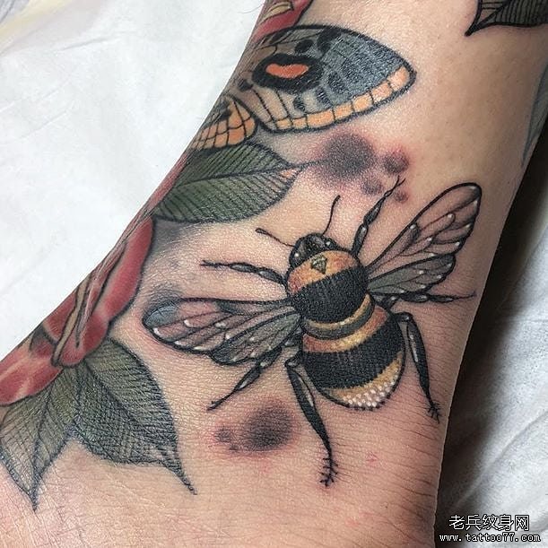 脚踝school蜜蜂纹身图案