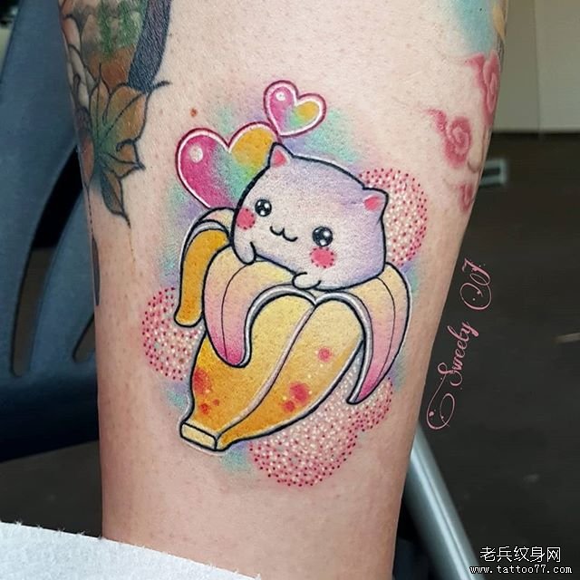 彩色个性香蕉纹身图案
