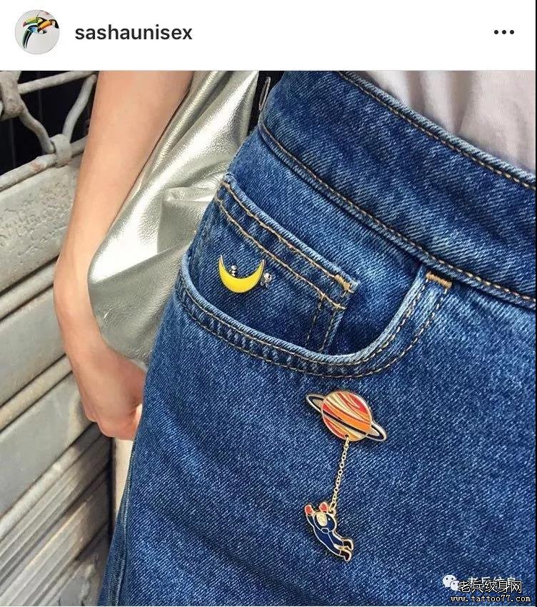 俄国毛妹，靠着独特的纹身设计而出名，连Nike都抢着跟她合作！