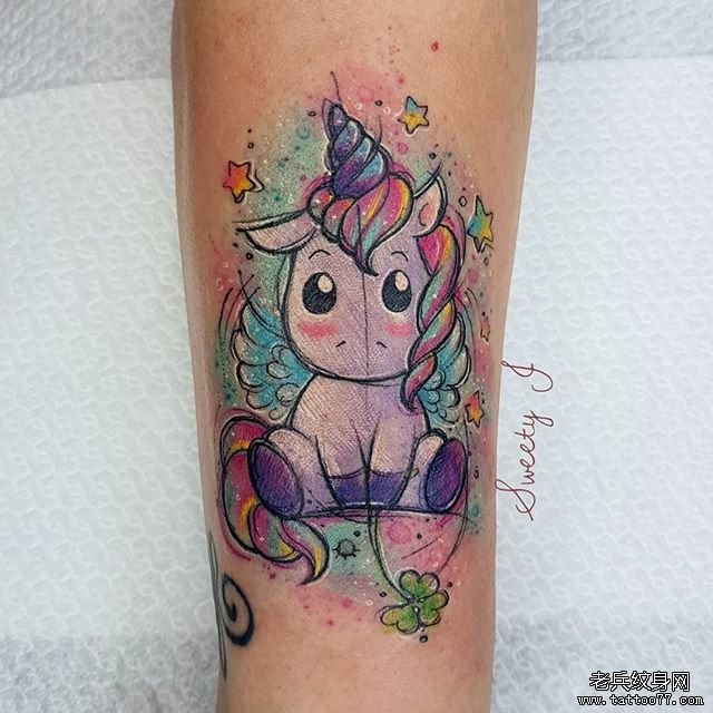 彩色卡通独角兽纹身图案