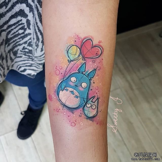 水彩卡通龙猫个性纹身图案
