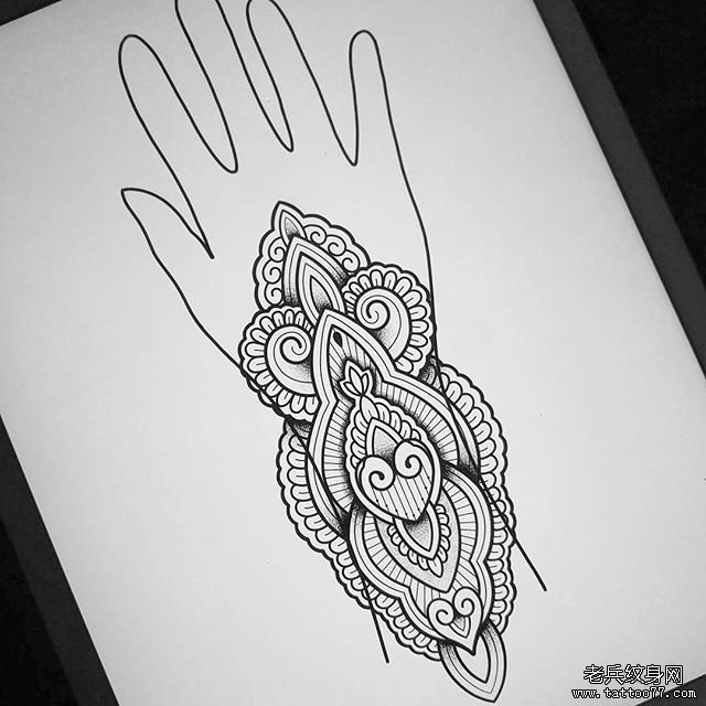 手腕梵花文身手稿
