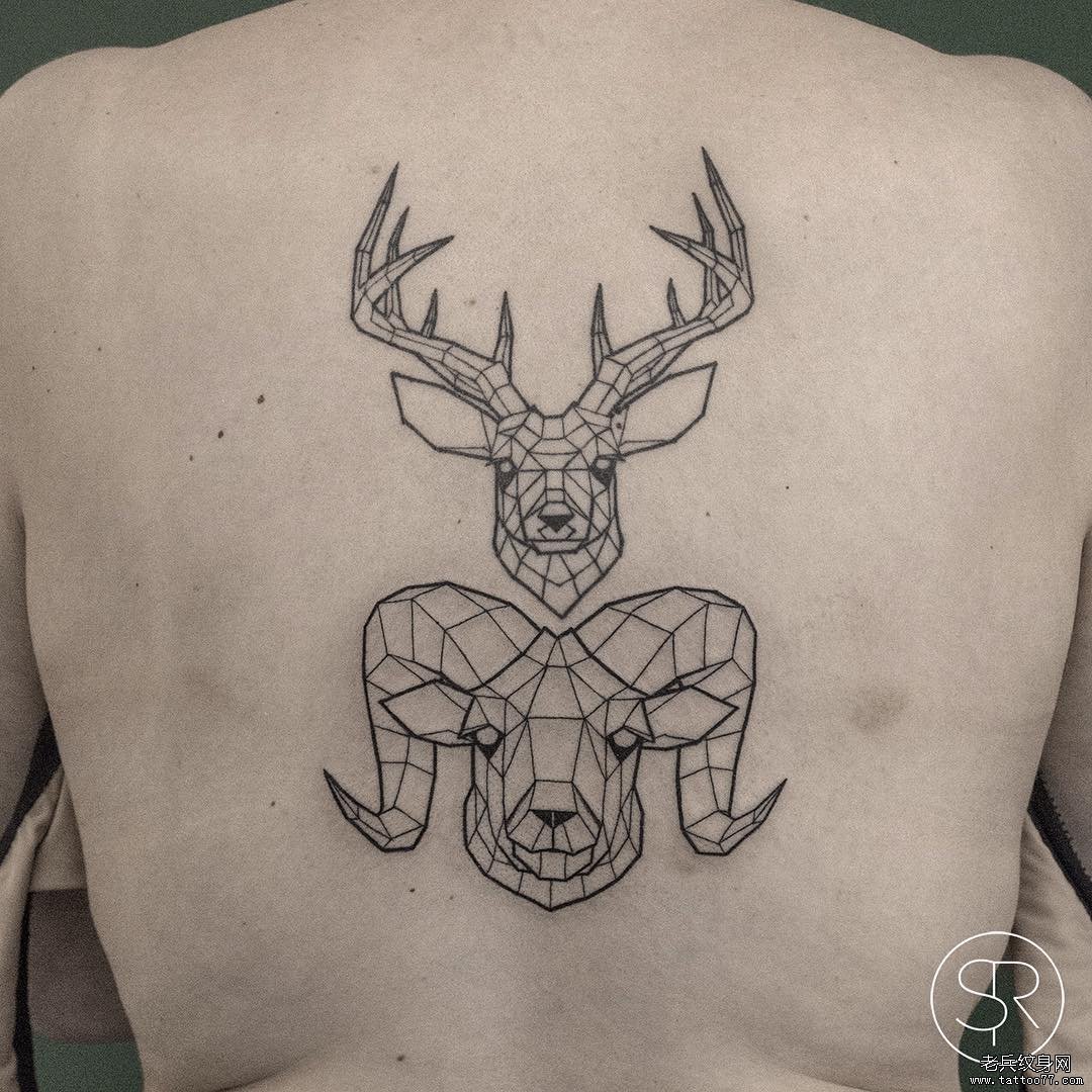 后背几何鹿头纹身图案