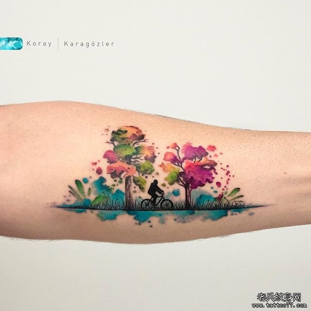 手臂彩色个性风景纹身图案