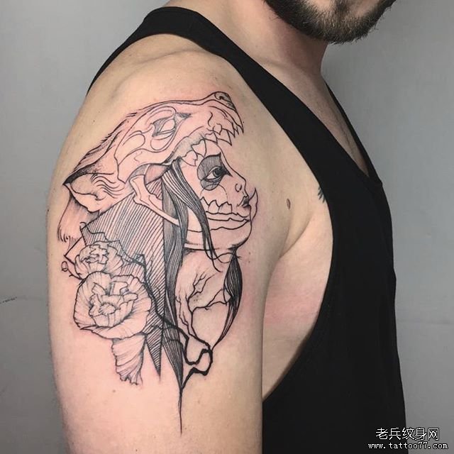 线条狼美女花朵纹身