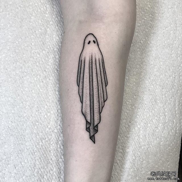 小臂幽灵纹身图案
