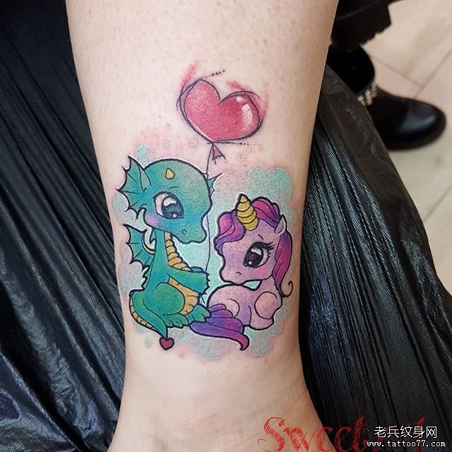 彩色个性独角兽纹身图案