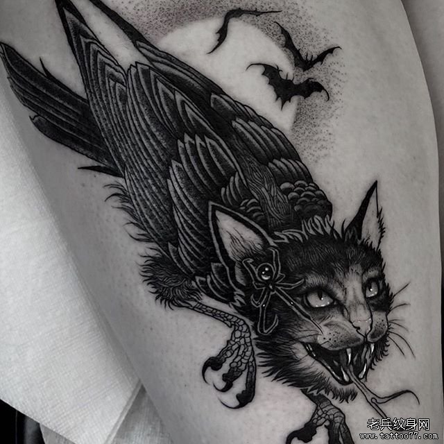 大腿乌鸦猫头纹身图案
